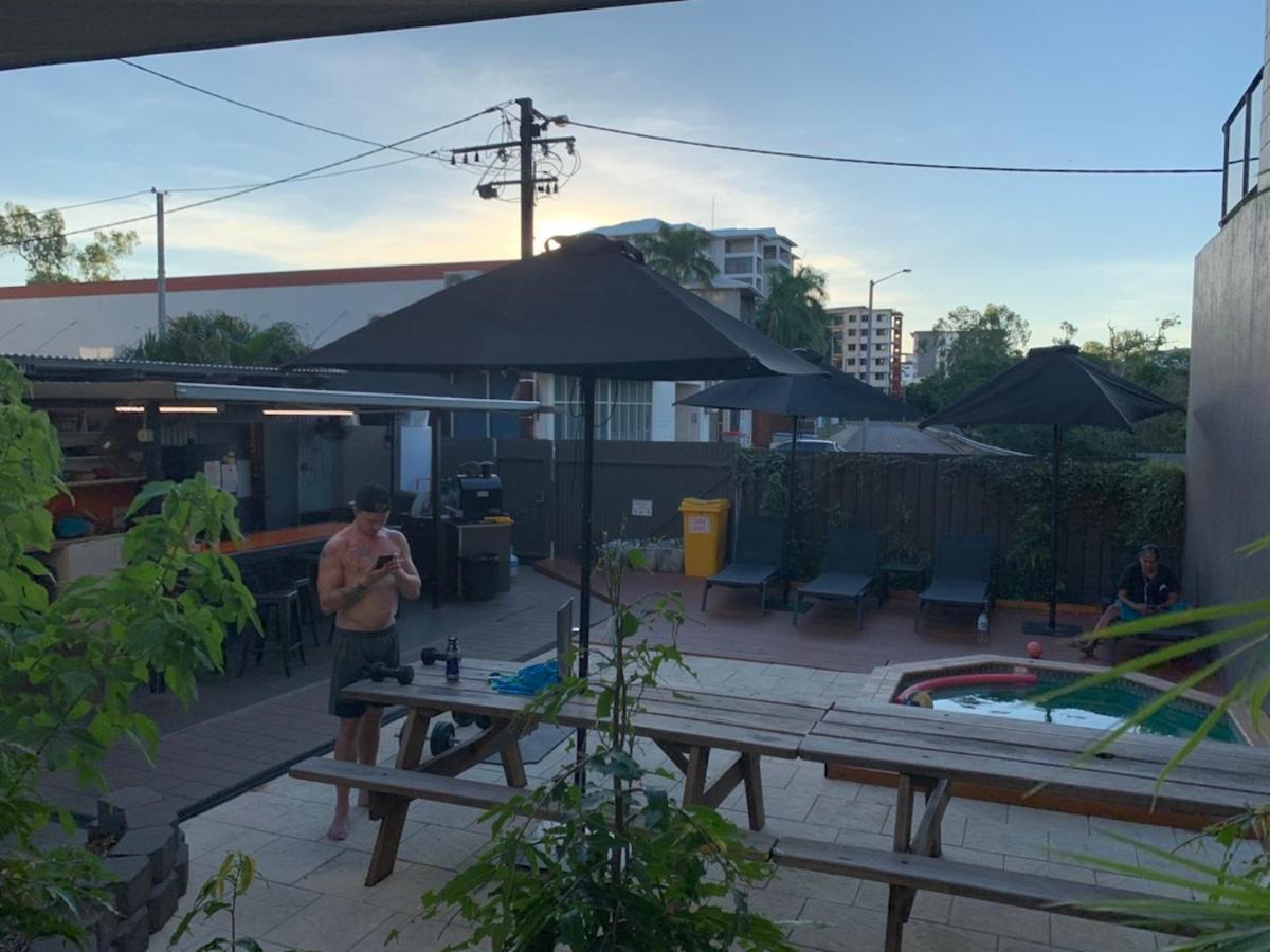Down Under Hostels Darwin Exterior photo