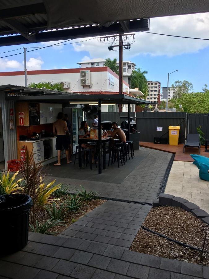 Down Under Hostels Darwin Exterior photo
