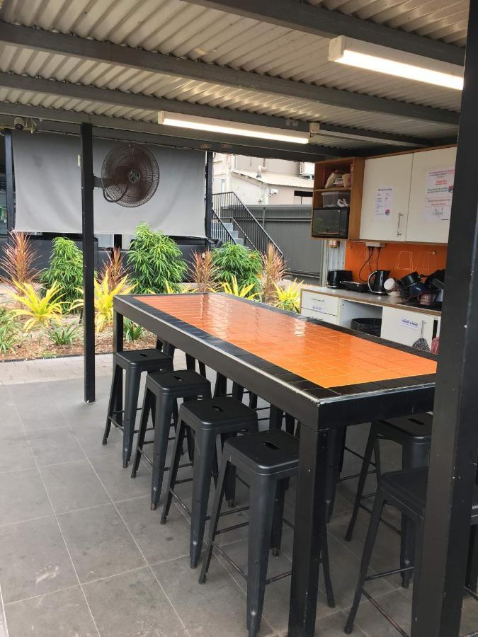 Down Under Hostels Darwin Exterior photo